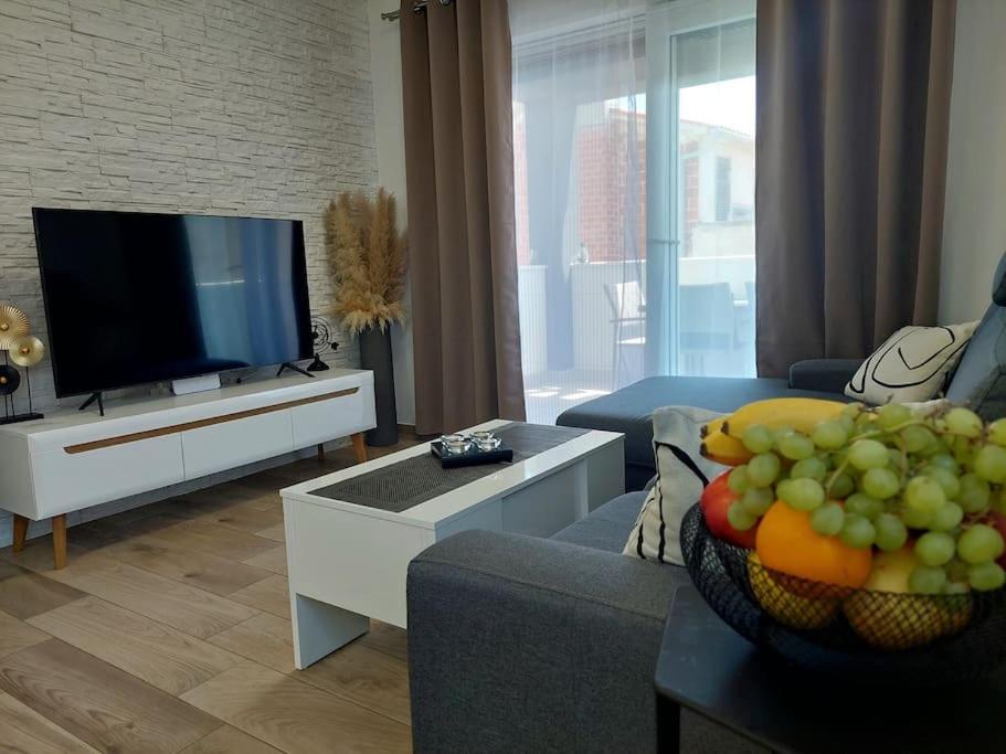Valux Apartman Pula Bagian luar foto