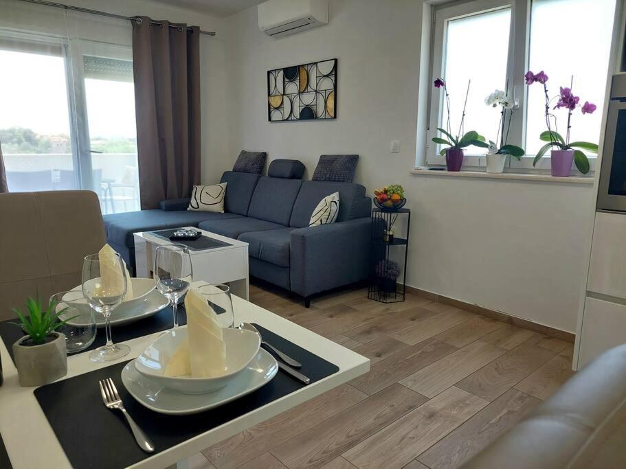 Valux Apartman Pula Bagian luar foto