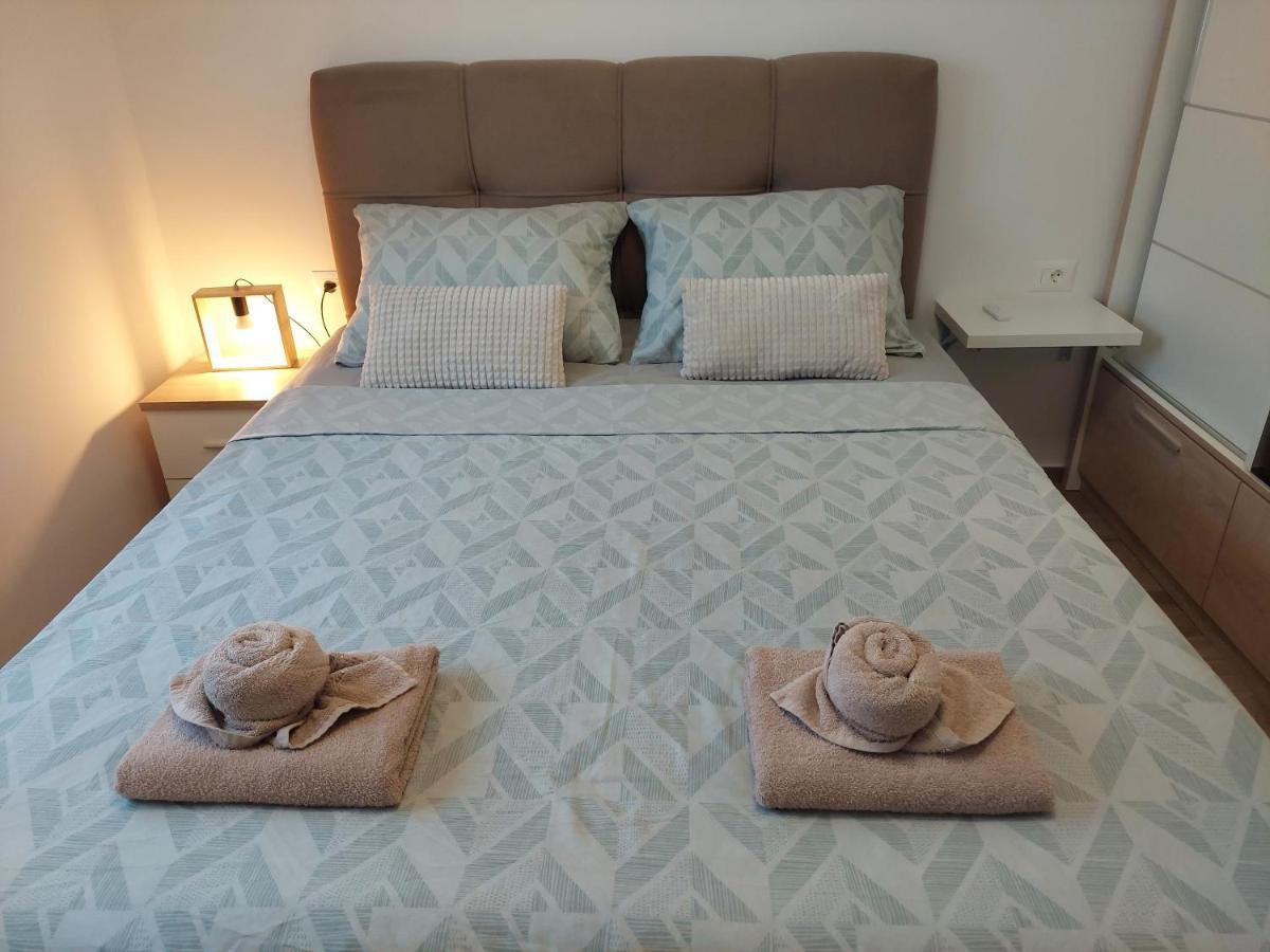 Valux Apartman Pula Bagian luar foto
