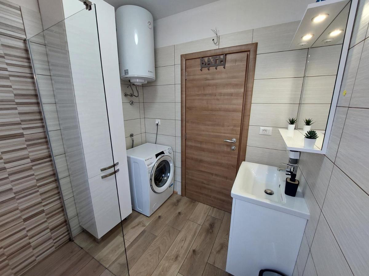 Valux Apartman Pula Bagian luar foto