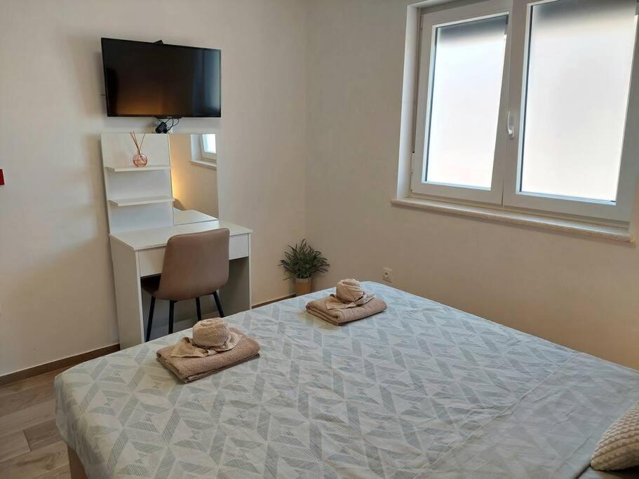 Valux Apartman Pula Bagian luar foto